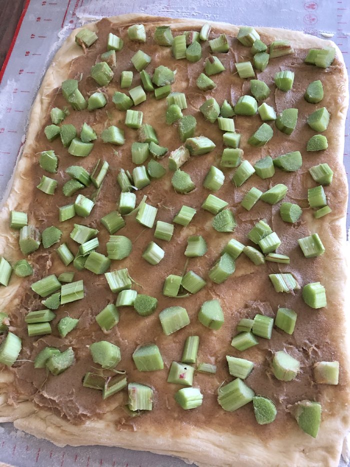 Rhabarber-swirl-kuchen