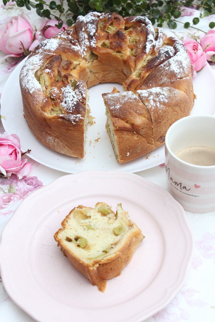 Rhabarber Swirl Kuchen Rezept