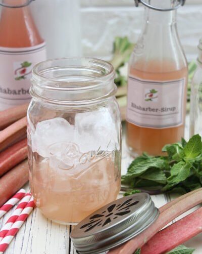 Rhabarber-Vanille Sirup selber machen 1 IMG Rhabarber Vanille Sirup 04 e1558193814216