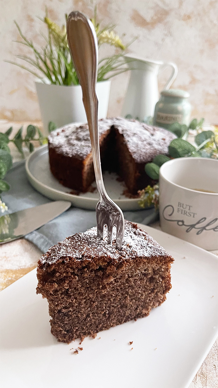 Saftiger Rotweinkuchen mit Schokolade - Einfaches Rezept