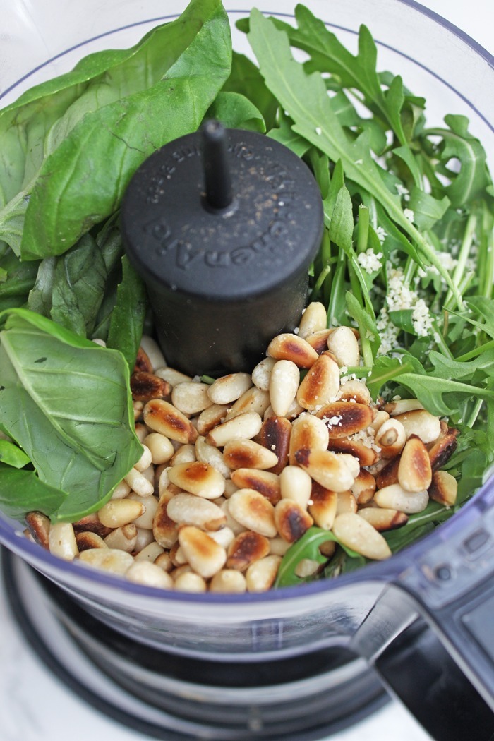 Rucola-Pinienkerne-Pesto