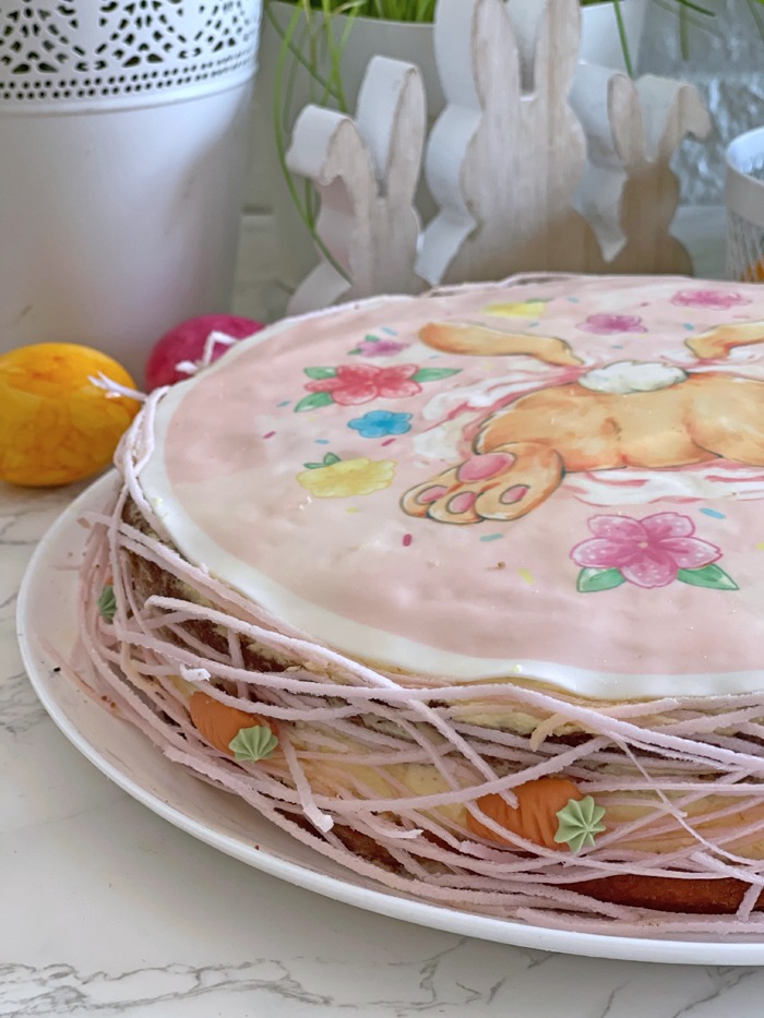 Rübelitorte mit Erdbeeren und Sahne-Schmand-Vanillecreme