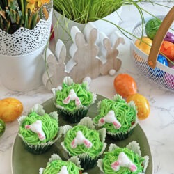 Super leckere rübli-cupcakes mit mandeln und osterhasen 2