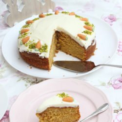 IMG Saftiger Karottenkuchen zu Ostern Rezept TL