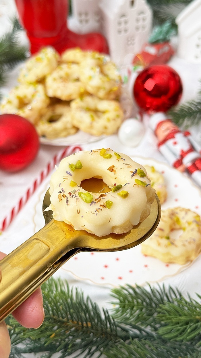 Schmandkringel mit Pistazien nach Omas Art