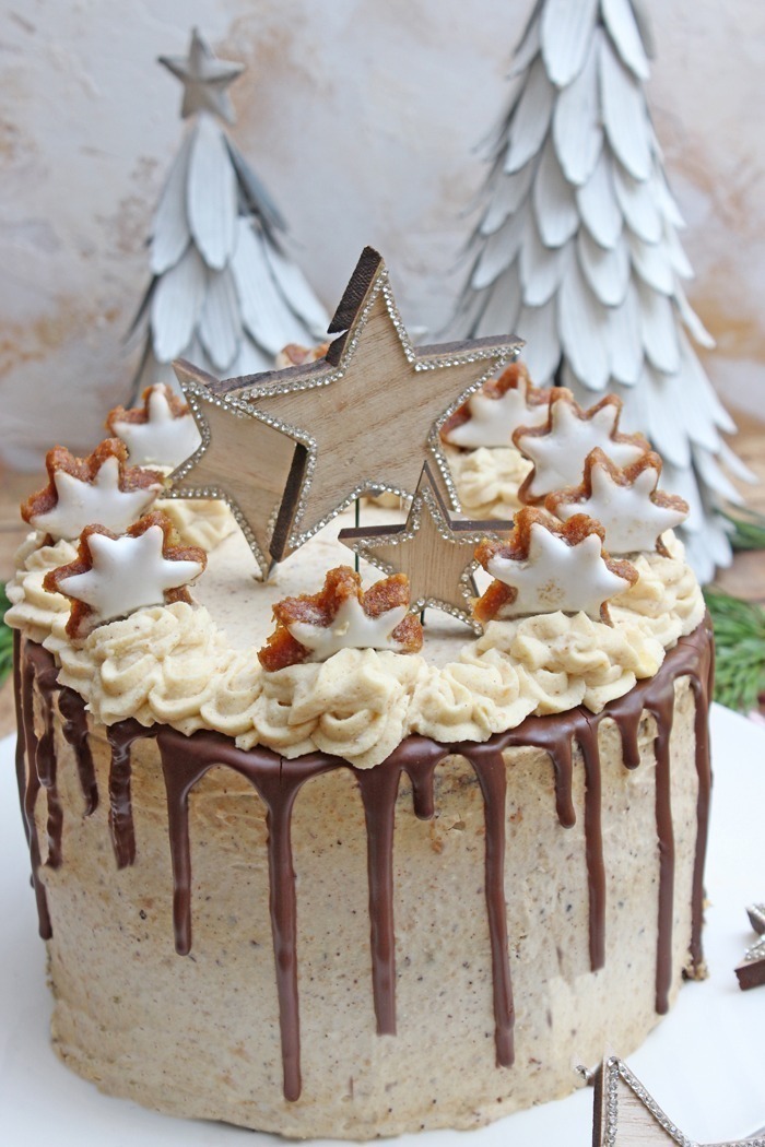 Schoko-Zimtstern-Torte | Eine himmlische Weihnachtstorte