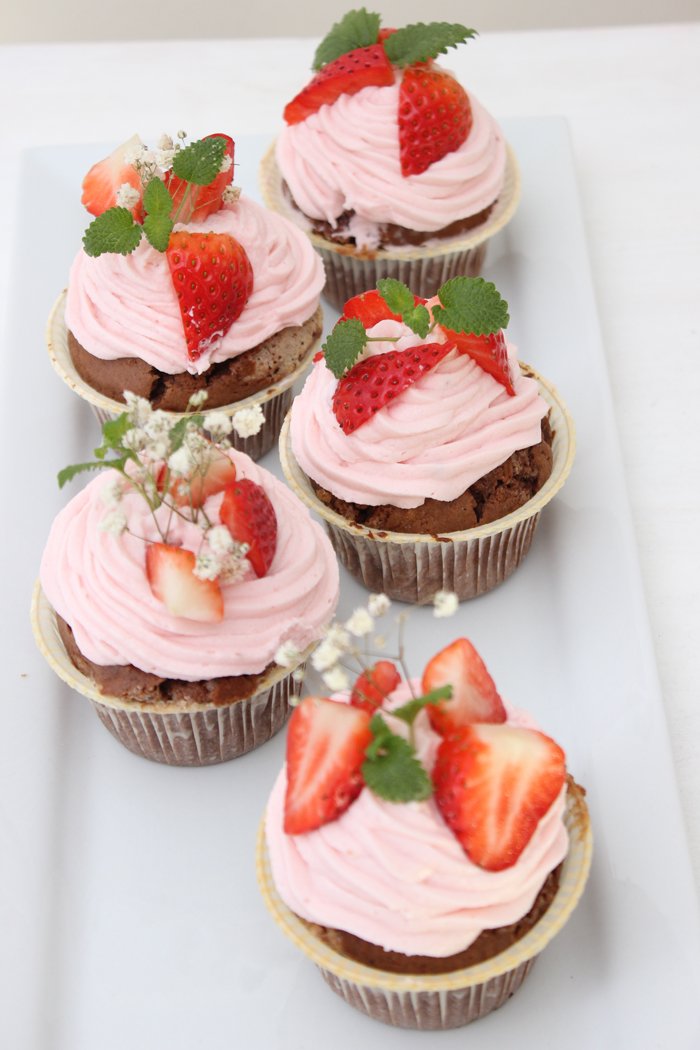 Schokoladen-Erdbeer-Cupcakes