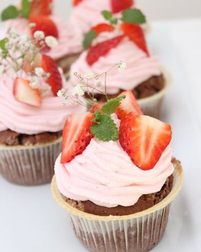 IMG Schokoladen Erdbeer Cupcakes TL