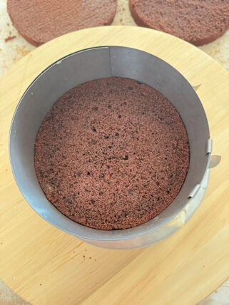 Leckere Heidelbeertorte mit Schokolade: 5 Gründe, warum sie der Star auf jeder Kaffeetafel ist 5 Leckere Heidelbeertorte mit Schokolade: 5 Gründe, warum sie der Star auf jeder Kaffeetafel ist 1