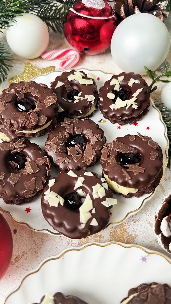 Schwarzwälder Kirsch-Plätzchen, Schwarzwälderkirsch Plätzchen, Plätzchen backen, Plätzchen Rezept, Schwarzwälder Kirsch-Plätzchen mit Alkohol,Schwarzwälder Kirsch-Plätzchen ohne Alkohol