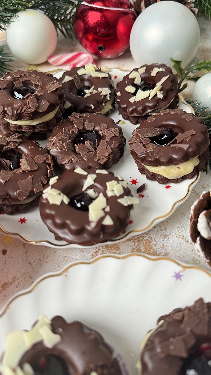 Schwarzwälder Kirsch-Plätzchen, Schwarzwälderkirsch Plätzchen, Plätzchen backen, Plätzchen Rezept, Schwarzwälder Kirsch-Plätzchen mit Alkohol,Schwarzwälder Kirsch-Plätzchen ohne Alkohol
