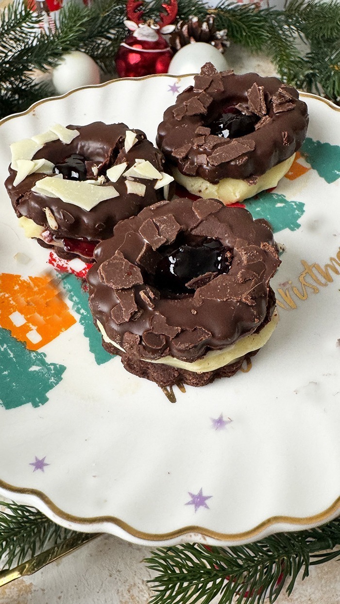 Schwarzwälder Kirsch-Plätzchen, Schwarzwälderkirsch Plätzchen, Plätzchen backen, Plätzchen Rezept, Schwarzwälder Kirsch-Plätzchen mit Alkohol,Schwarzwälder Kirsch-Plätzchen ohne Alkohol