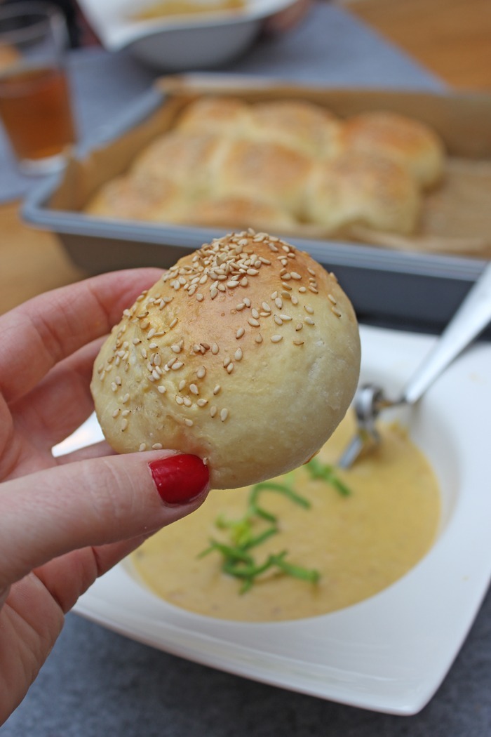 Leckere fuffige und lockere Sesambrötchen