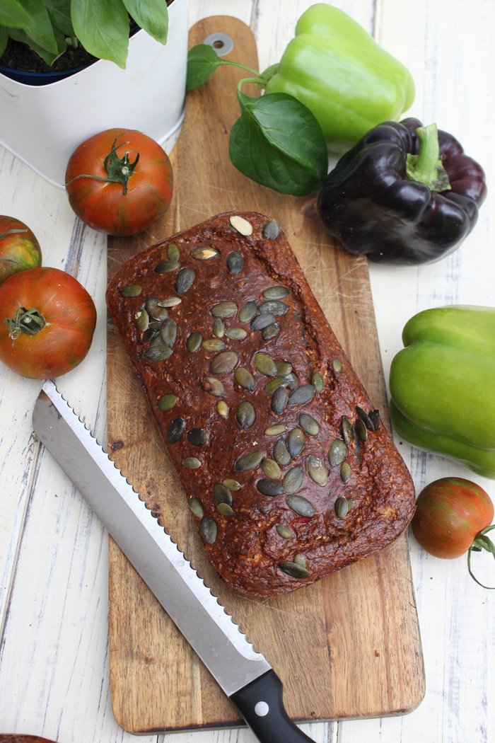 Tomaten-Paprika-Brot in zwei Varianten | Low Carb und klassisch