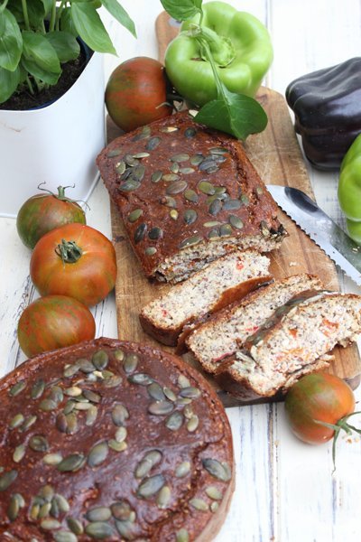 Tomaten-Paprika-Brot als Low Carb und klassisches Rezept 1