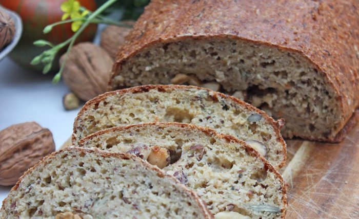 So machst du schnell und einfach ein low carb walnussbrot 2