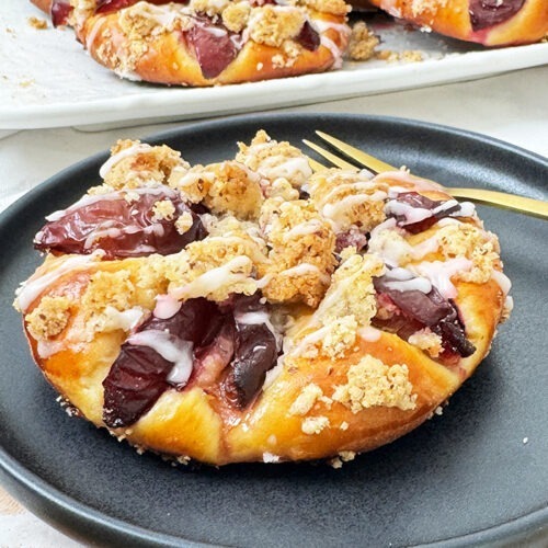 IMG Streuseltaler mit Pflaumen und Haselnuessen 02