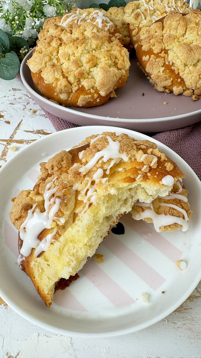 Streuseltaler mit Zitronenguss nach Omas Rezept