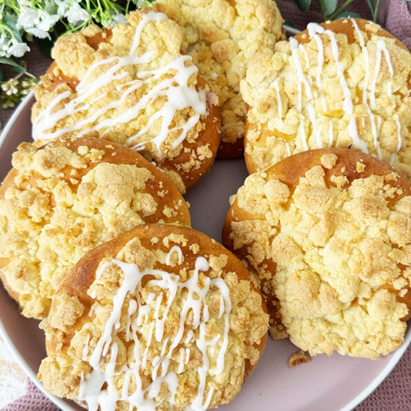 Streuseltaler mit Zitronenguss nach Omas Rezept