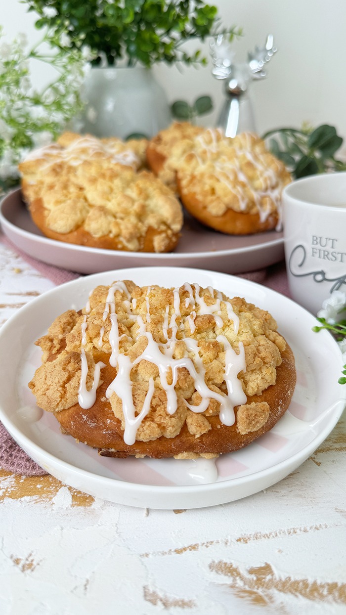 Streuseltaler mit Zitronenguss nach Omas Rezept