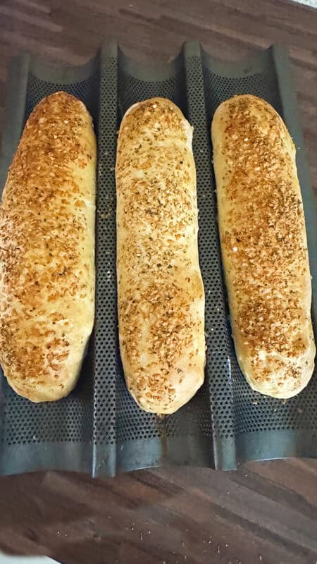Selbstgemachtes Subway Brot mit Parmesan-Oregano: 6 x Baguette ... Selbstgemachtes Subway Brot mit Parmesan-Oregano: 6 x Baguette ...
