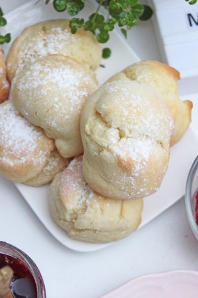 Süße fluffige Quark-Öl-Brötchen Rezept in 30 Minuten