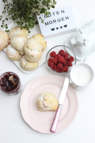 Süße Quark-Öl-Brötchen Rezept | Weiche und fluffige Brötchen in 30 Minuten