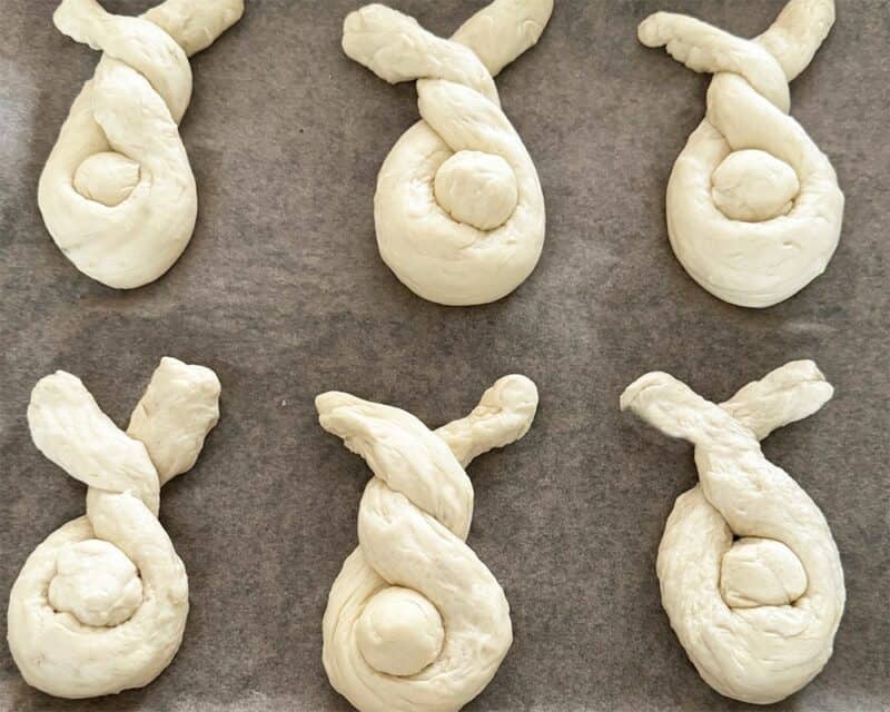 Backe süße Hefeteig-Hasen zu Ostern: Ein kreatives einfaches 1 A ... Backe süße Hefeteig-Hasen zu Ostern: Ein kreatives einfaches 1 A ...