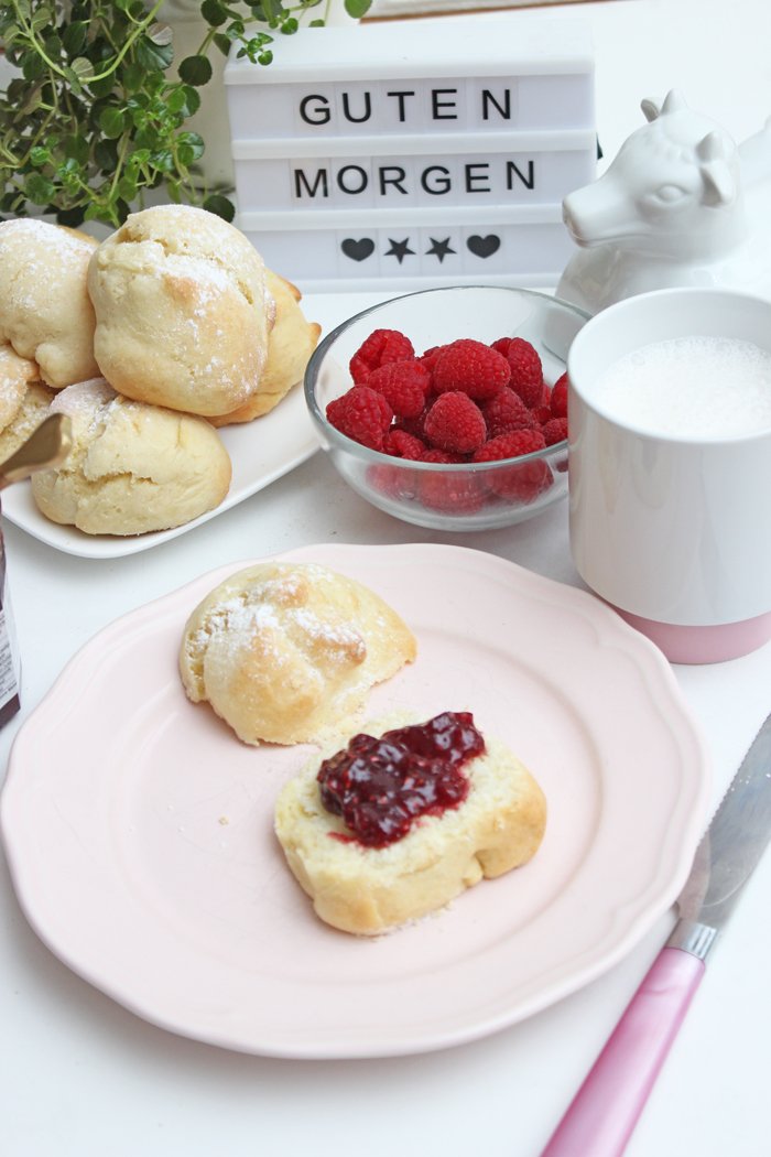 Süße Quark-Öl-Brötchen Rezept | Weiche und fluffige Brötchen in 30 Minuten