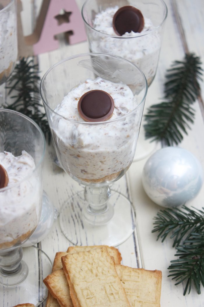 Toffifee-Cheesecake mit Spekulatiusboden - Dessert im Glas in 10 Minuten