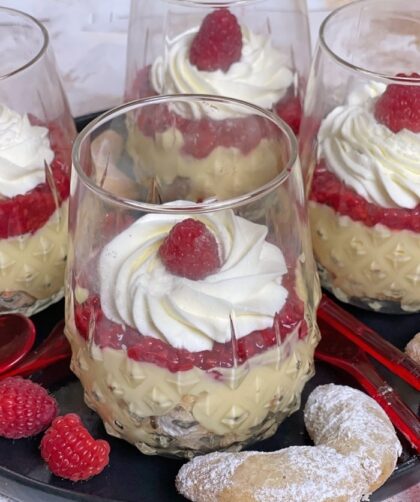 Himmlisches Vanillekipferl Dessert mit Himbeeren im Glas 1 IMG Vanillekipferl Dessert mit Himbeeren im Glas 08