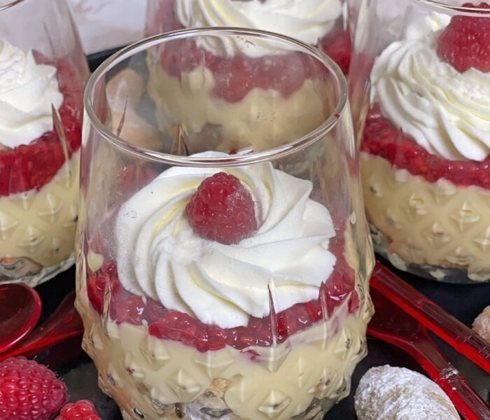 Himmlisches vanillekipferl dessert mit himbeeren im glas 2 Vanillekipferl dessert mit himbeeren im glas