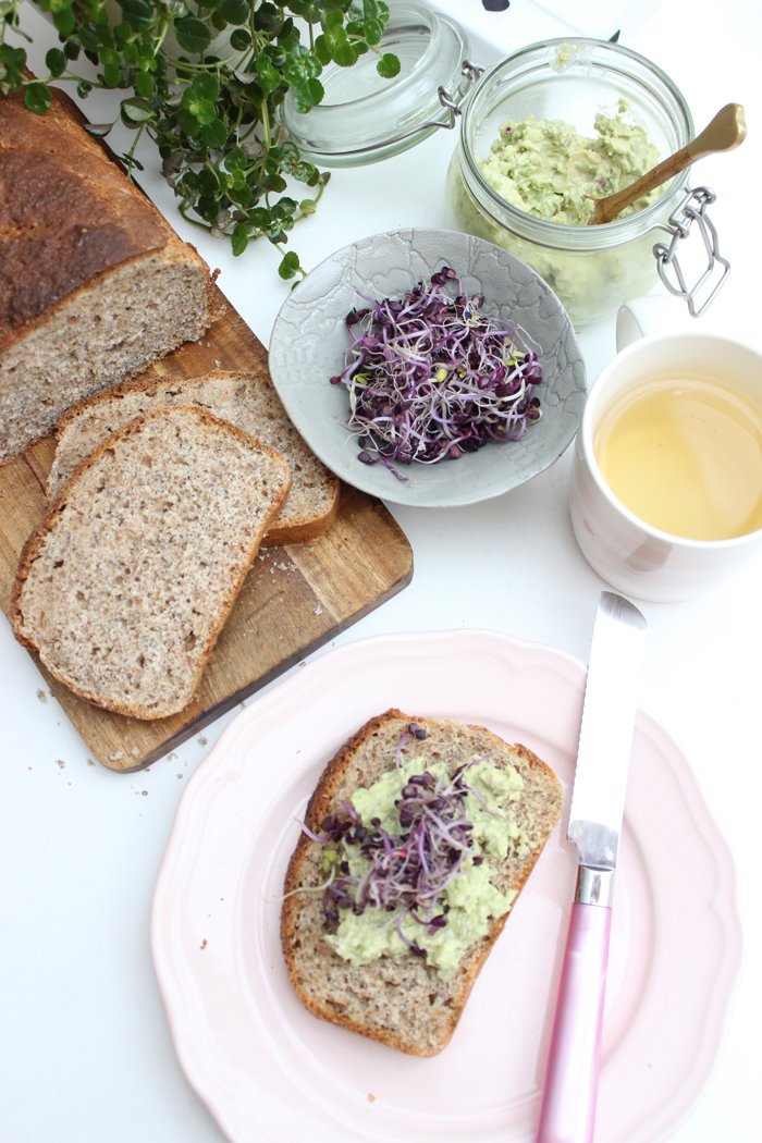 Super leckeres Vollkorn-Toastbrot mit Chiasamen und Sesam 8