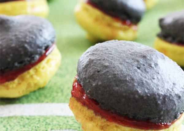 IMG WM Zeitreise mit OTTO passend dazu gibt es WM Macarons 2