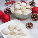 IMG Weihnachtliche Schneebaelekugeln mit Karamell Ueberraschung titelbild
