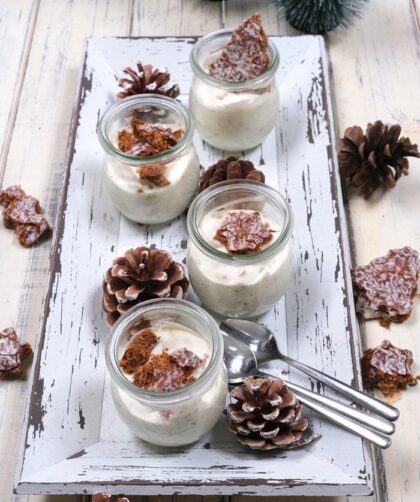 IMG Weihnachtliches Elisenlebkuchen Mousse mit weißer Schokolade Dessert 10