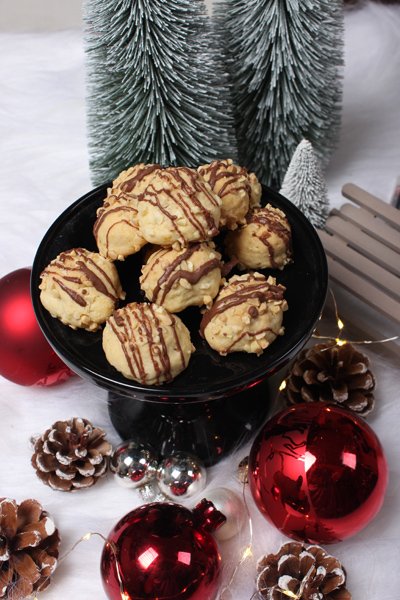 Knusperkugeln mit Überraschung - Weihnachtsplätzchen Rezept