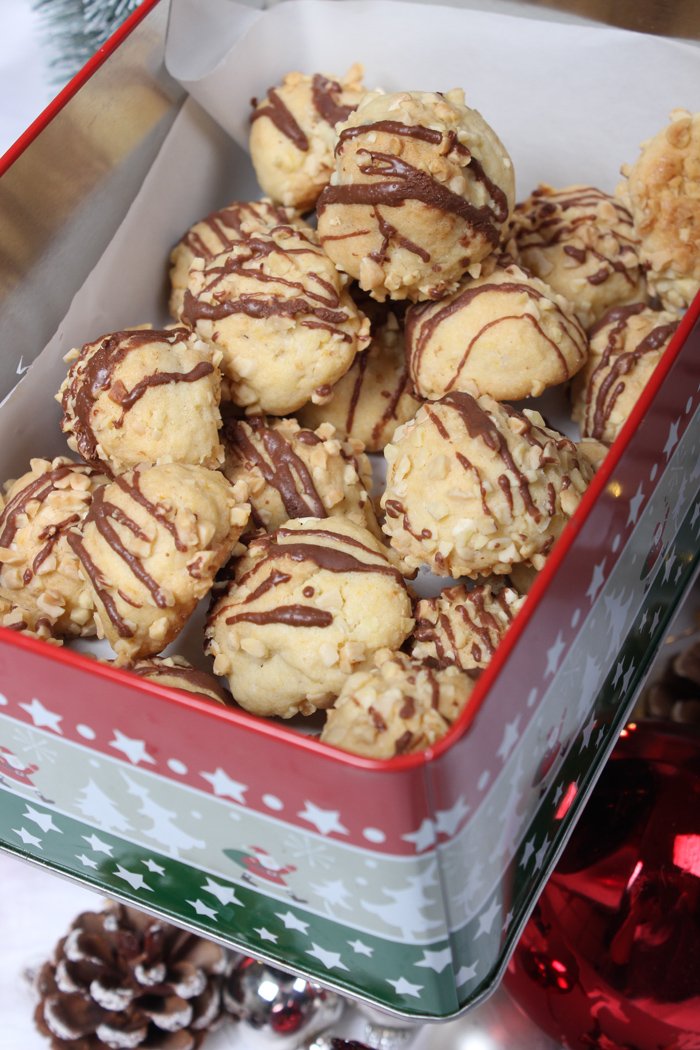 Knusperkugeln mit Überraschung - Weihnachtsplätzchen Rezept