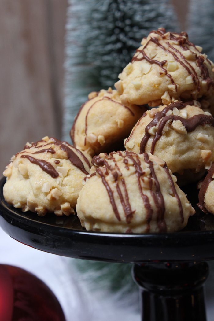 Knusperkugeln mit Überraschung - Weihnachtsplätzchen Rezept