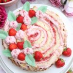 IMG Wickeltorte mit Erdbeeren und Sykr Mascarpone Creme 6