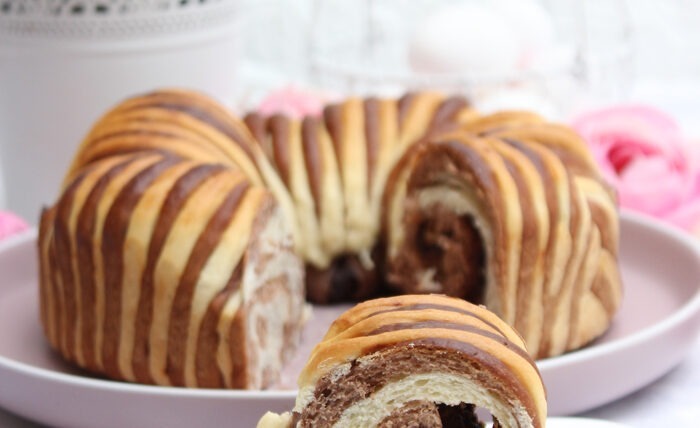 IMG Wollknaeuelbrot mit Rocher Woll Roll Bread15