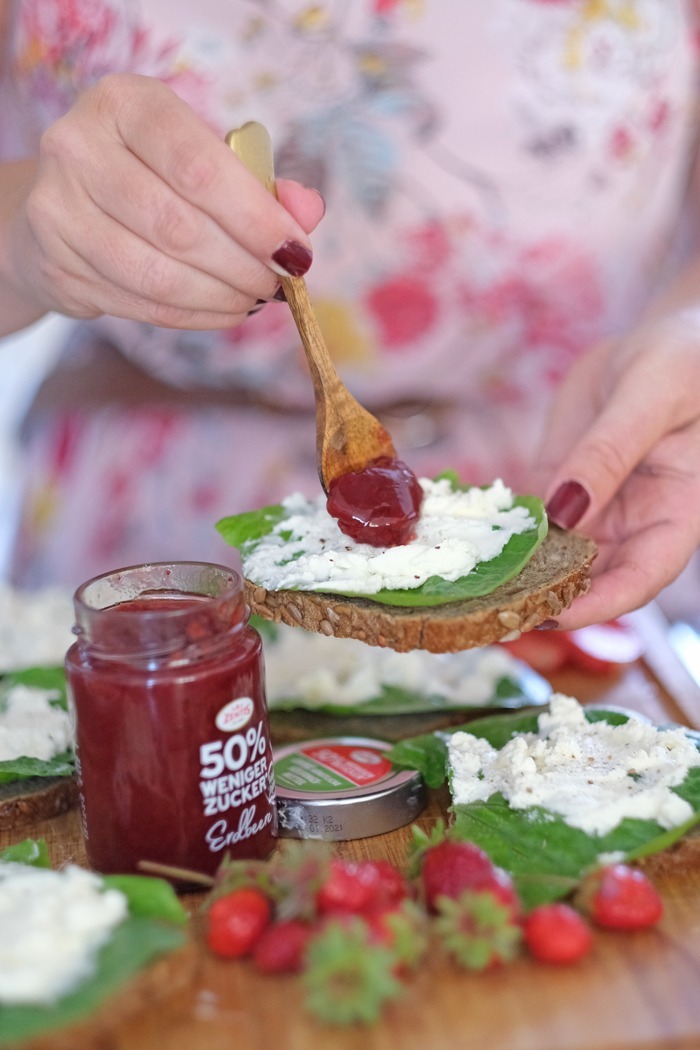 Erdbeer-Hähnchen-Sandwich mit Frischkäse mit zentis