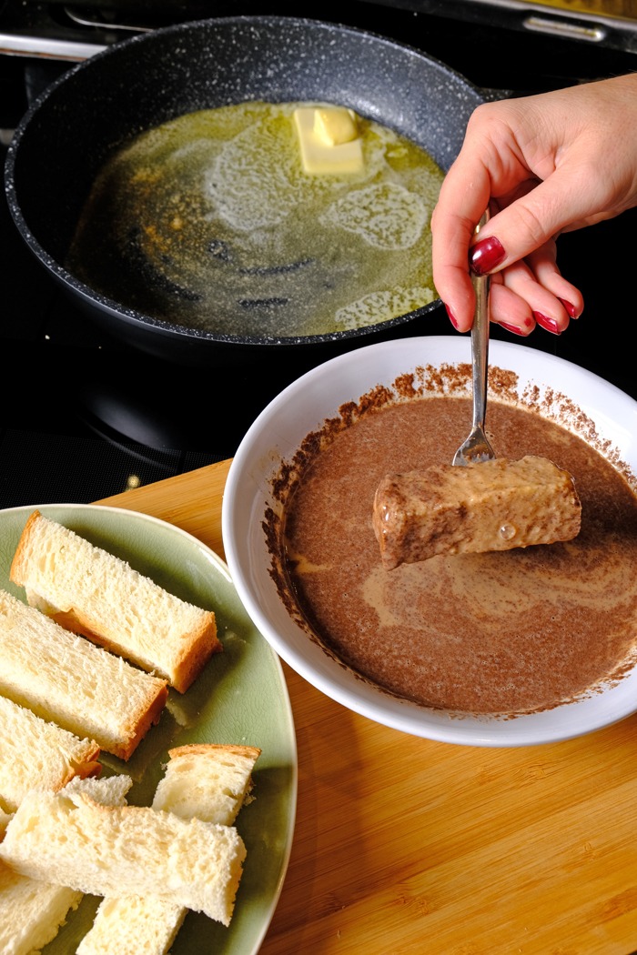 Weihnachtliche Zimt-Brioche-Sticks mit frischen Beeren und Sirup mit kela + Gewinnspiel