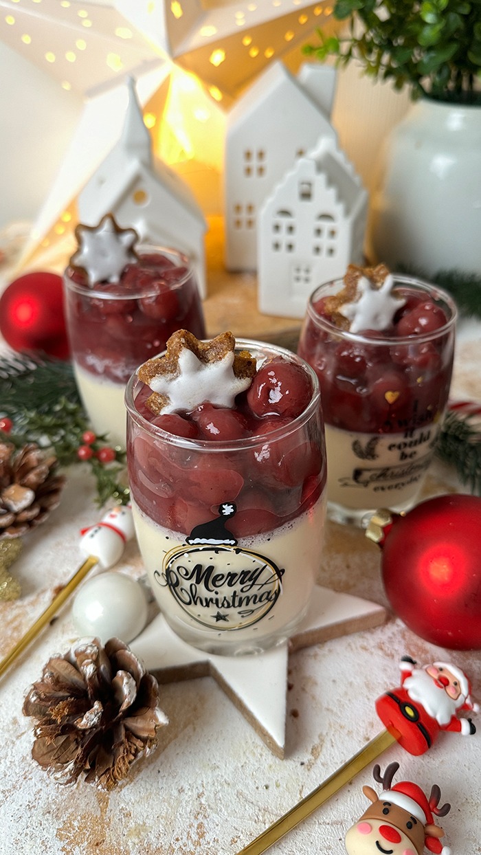 Zimt Panna Cotta mit Glühweinkirschen Rezept