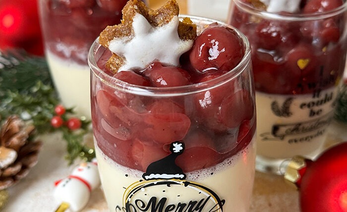 IMG Zimt Panna Cotta mit Gluehweinkirschen 03