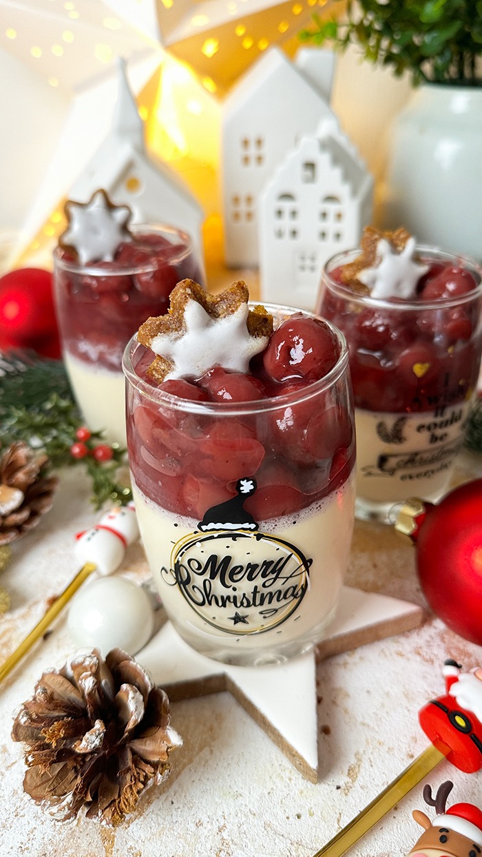 IMG Zimt Panna Cotta mit Gluehweinkirschen 03