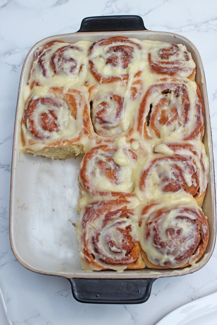 Zimtschnecken Brioche mit Vanille-Frischkäse-Glasur