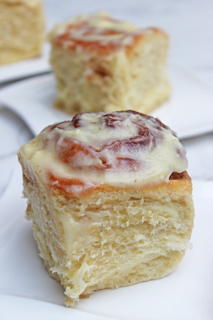 Zimtschnecken Brioche mit Vanille-Frischkäse-Glasur