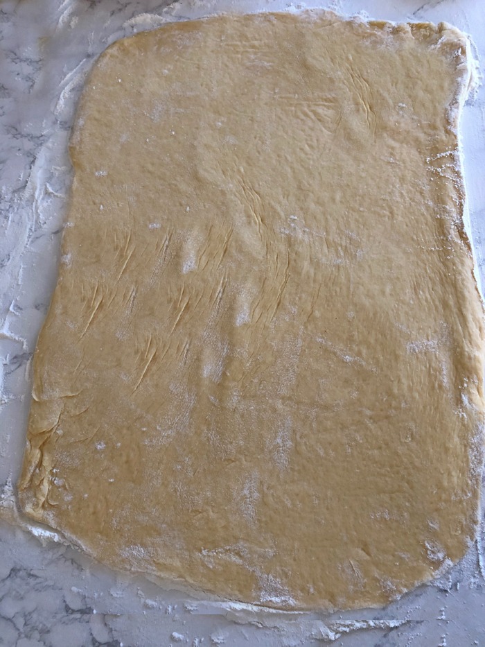 Zimtschnecken Brioche mit Vanille-Frischkäse-Glasur