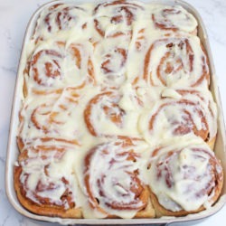 IMG Zimtschnecken Brioche mit Vanille Frischkaese Glasur